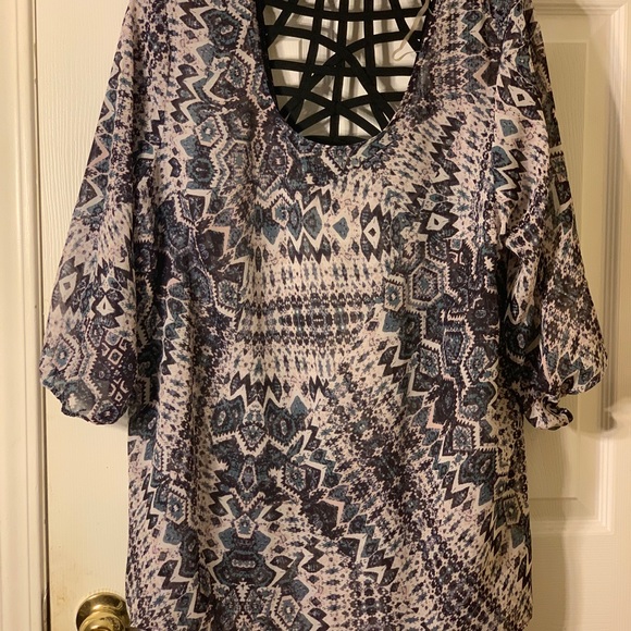 Maurices Blouse Sz 1 Black print cross cross back cut out tunic style. - Picture 1 of 4